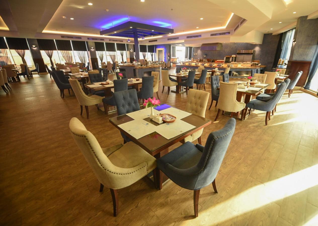 Hotel & Resort Golden Marina Янбу Экстерьер фото