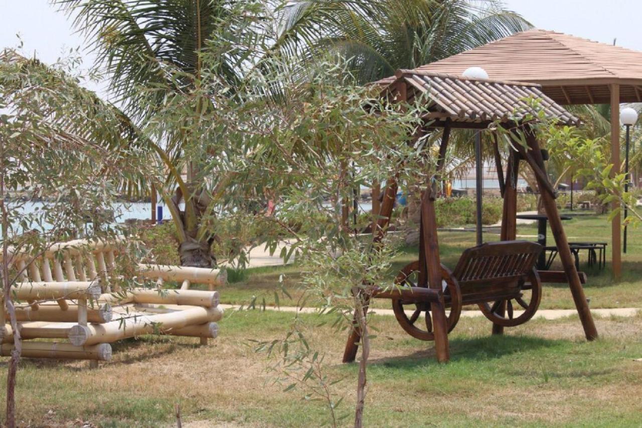 Hotel & Resort Golden Marina Янбу Экстерьер фото